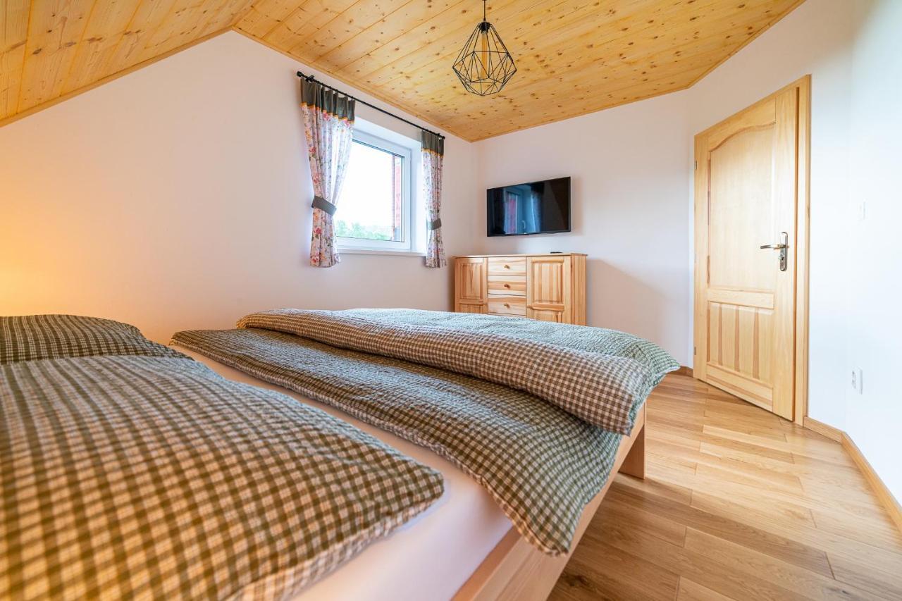 Apartmany Pod Rozsutcom - Zatkov Dvor - Prijazd Do Ubytovania Autom S Pohonom 4X4 Terchova Exterior photo