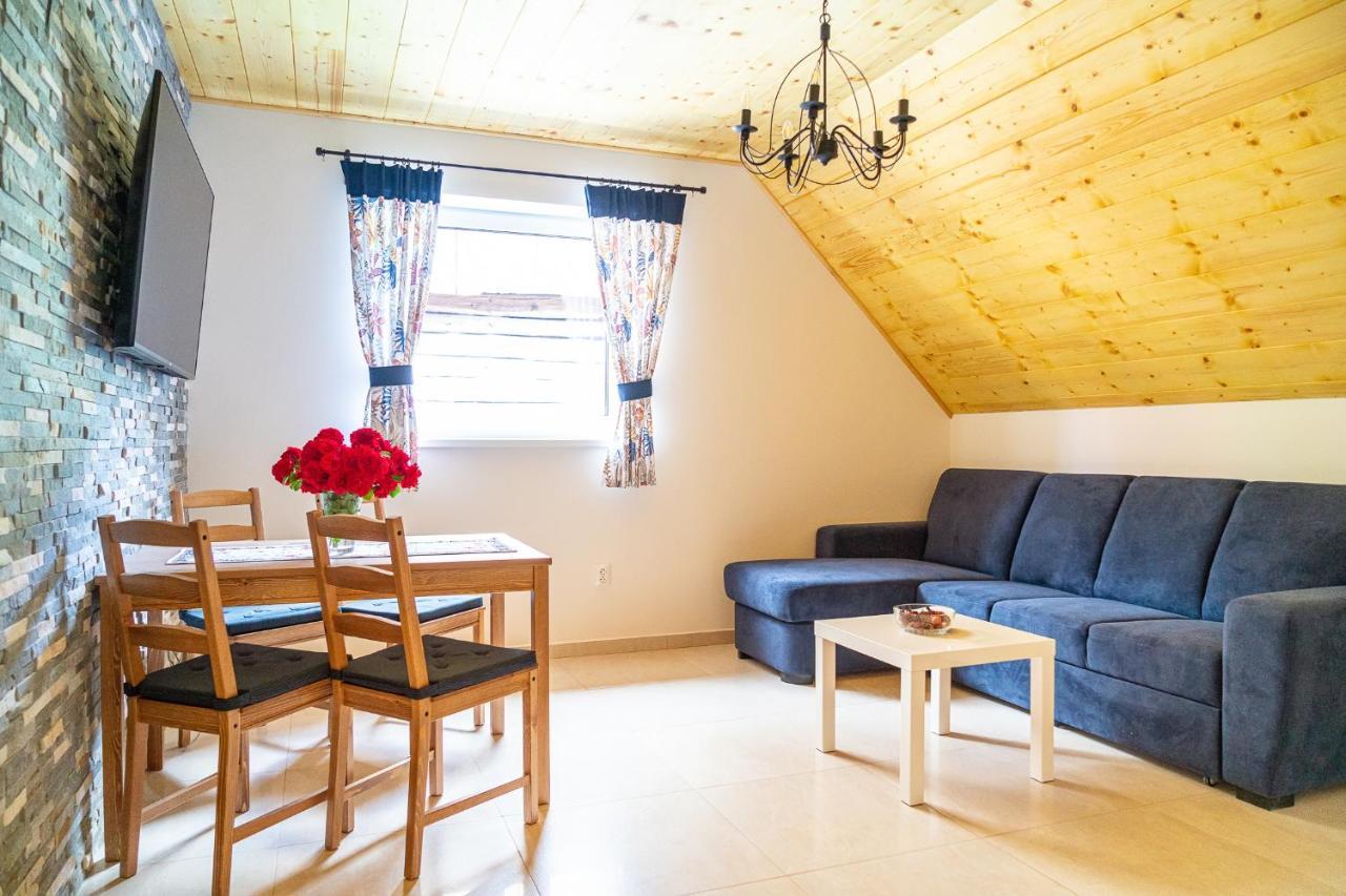 Apartmany Pod Rozsutcom - Zatkov Dvor - Prijazd Do Ubytovania Autom S Pohonom 4X4 Terchova Exterior photo