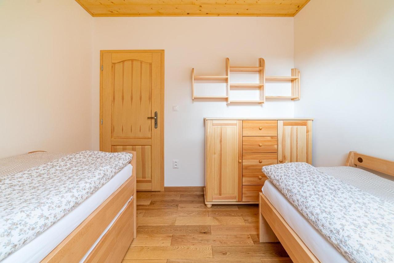 Apartmany Pod Rozsutcom - Zatkov Dvor - Prijazd Do Ubytovania Autom S Pohonom 4X4 Terchova Exterior photo