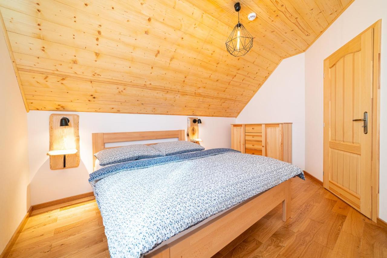 Apartmany Pod Rozsutcom - Zatkov Dvor - Prijazd Do Ubytovania Autom S Pohonom 4X4 Terchova Exterior photo