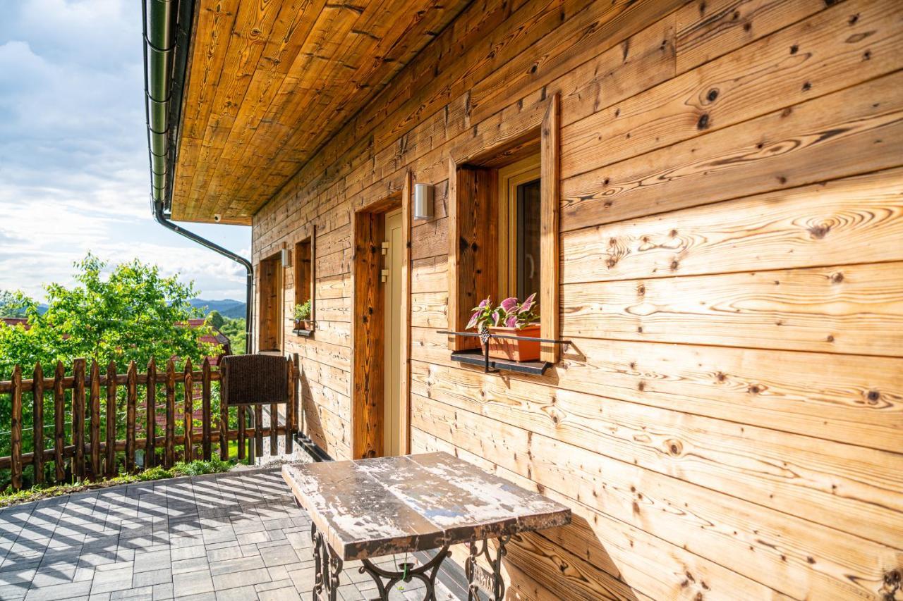 Apartmany Pod Rozsutcom - Zatkov Dvor - Prijazd Do Ubytovania Autom S Pohonom 4X4 Terchova Exterior photo
