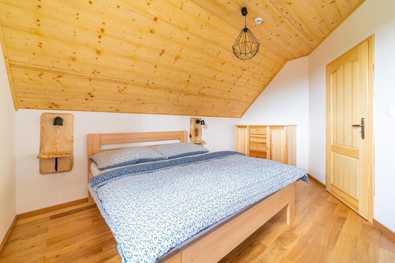 Apartmany Pod Rozsutcom - Zatkov Dvor - Prijazd Do Ubytovania Autom S Pohonom 4X4 Terchova Exterior photo
