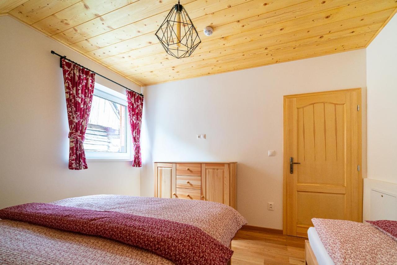 Apartmany Pod Rozsutcom - Zatkov Dvor - Prijazd Do Ubytovania Autom S Pohonom 4X4 Terchova Exterior photo