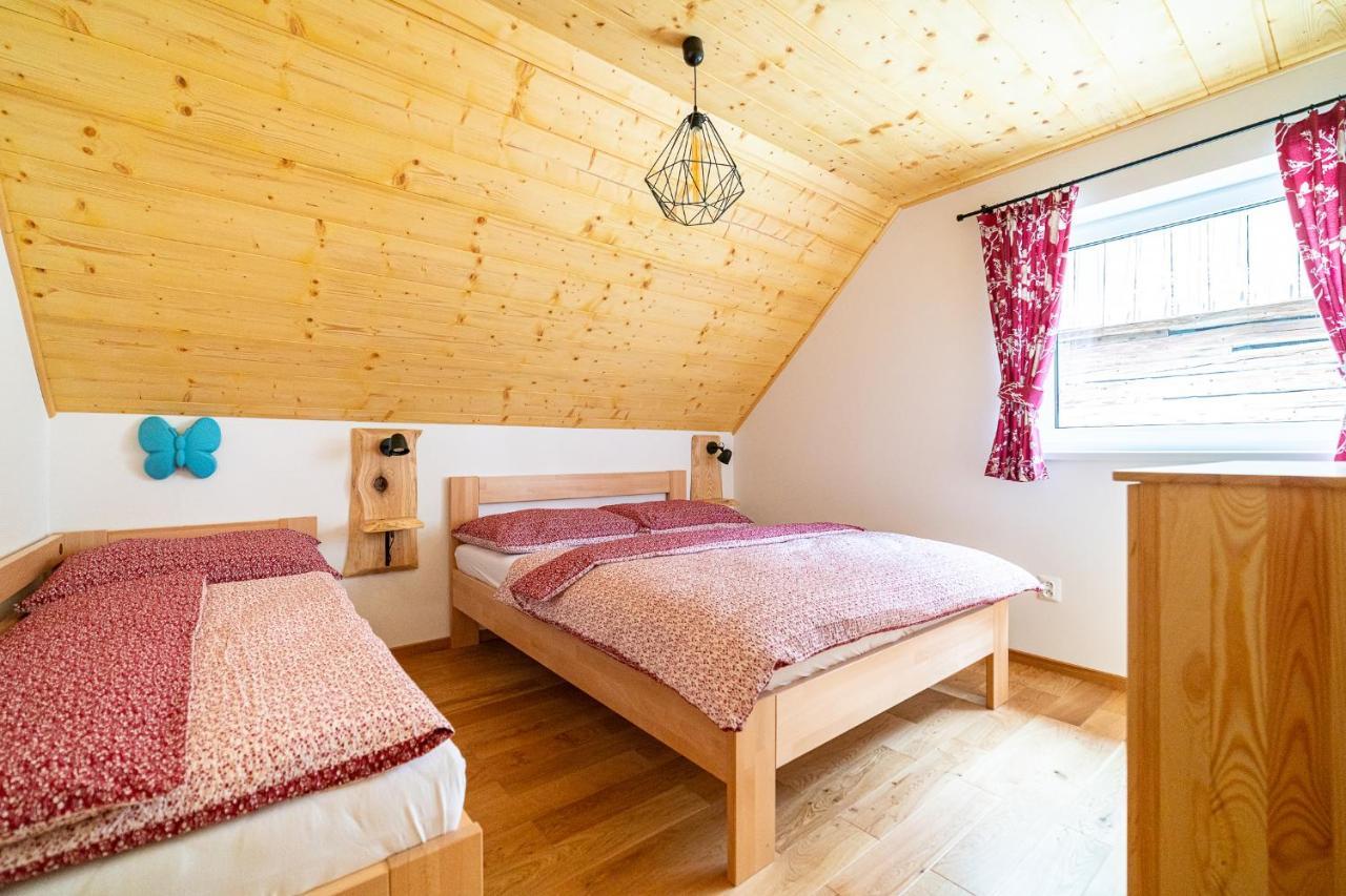 Apartmany Pod Rozsutcom - Zatkov Dvor - Prijazd Do Ubytovania Autom S Pohonom 4X4 Terchova Exterior photo