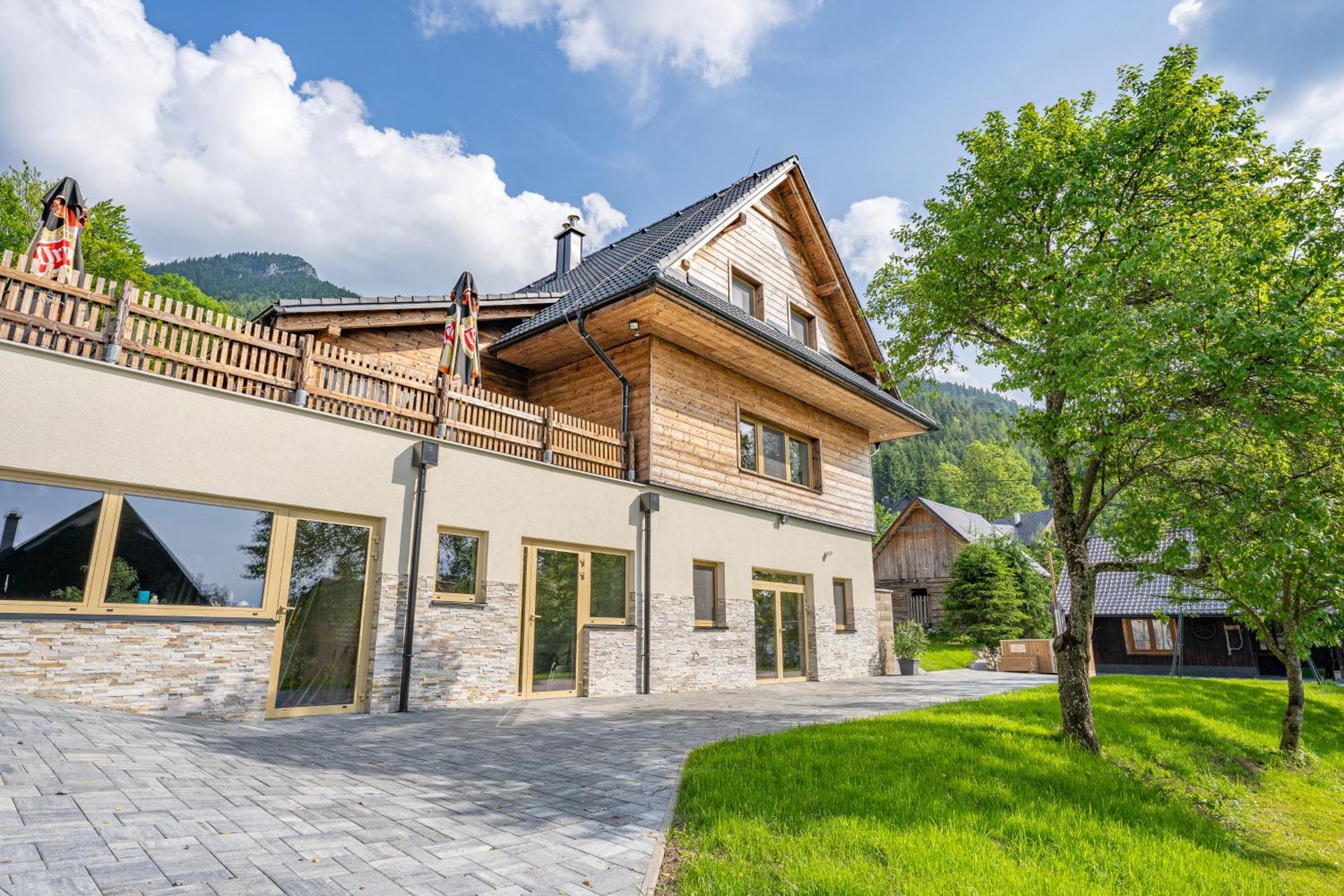 Apartmany Pod Rozsutcom - Zatkov Dvor - Prijazd Do Ubytovania Autom S Pohonom 4X4 Terchova Exterior photo